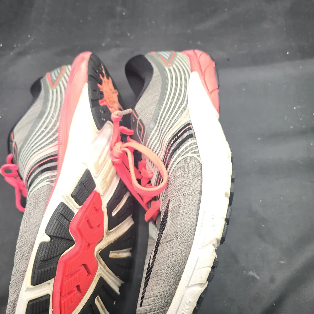 Brooks Athletic Shoes - Gray‎ and Pink